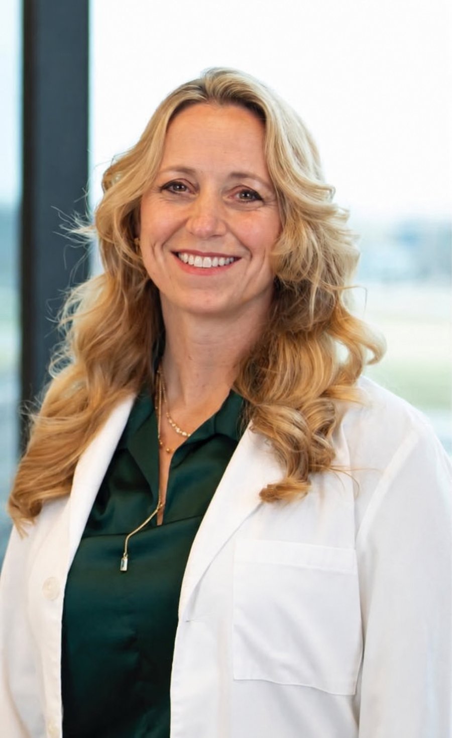 Dr. Julianna Lippert-Keck, Founding Physician of Apex Concierge Medicine